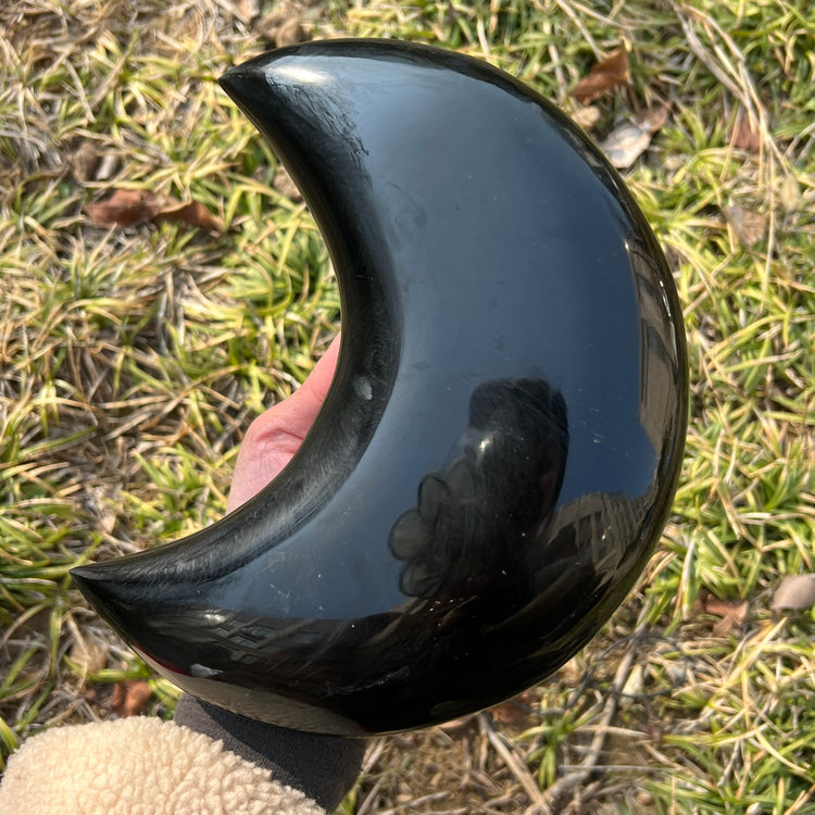 Black obsidian moon